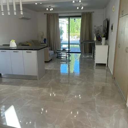 Luxury * Kouklia